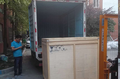 周口客戶SMT設(shè)備專車送貨，貨到上門安裝調(diào)試