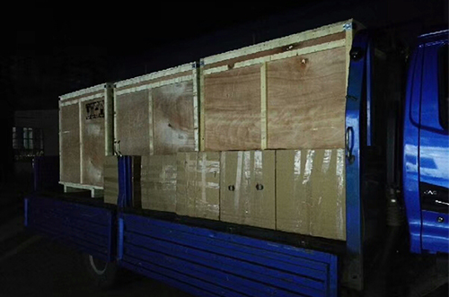 湖南客戶SMT設備專車送貨，貨到上門安裝調(diào)試