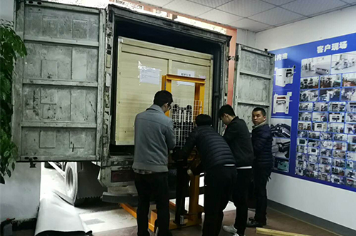 蚌埠客戶SMT設(shè)備專車送貨，貨到上門安裝調(diào)試