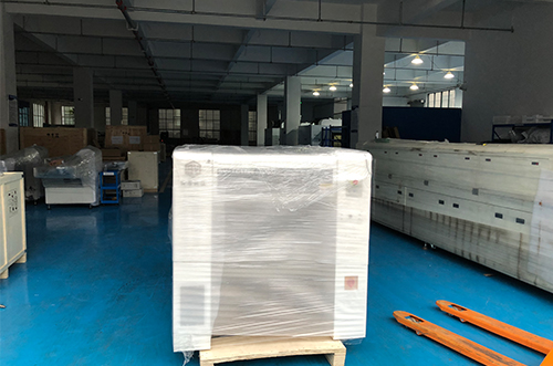 湖南客戶(hù)SMT設(shè)備專(zhuān)車(chē)送貨，貨到上門(mén)安裝調(diào)試